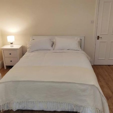 Battersea 3-Bedroom Apartment With Patio Garden Лондон Экстерьер фото