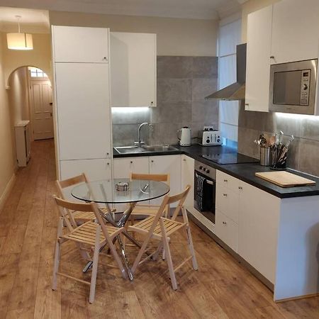 Battersea 3-Bedroom Apartment With Patio Garden Лондон Экстерьер фото
