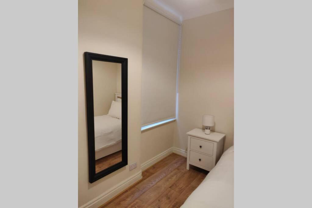 Battersea 3-Bedroom Apartment With Patio Garden Лондон Экстерьер фото